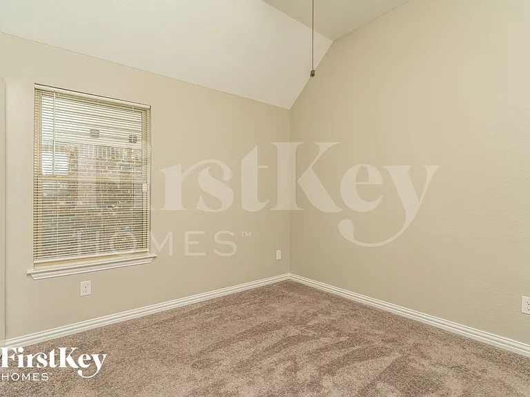 413 Pheasant Hill Ln — Photo 14