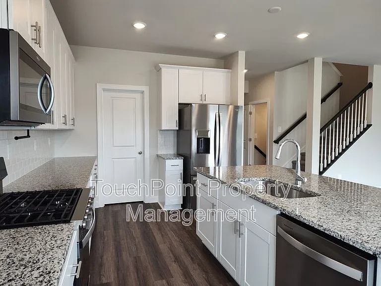 115 Sentinel Ct — Photo 4