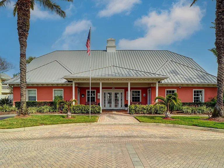 136 Pompano Dr SE #D — Photo 29