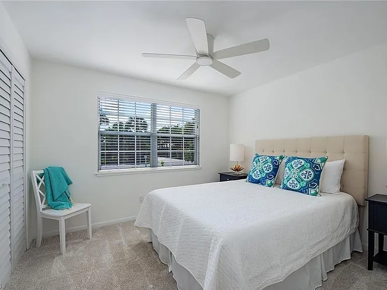 1281 Diana Ave — Photo 16