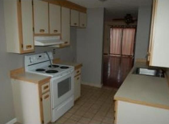 4th image of 917 Fox Hollow Dr