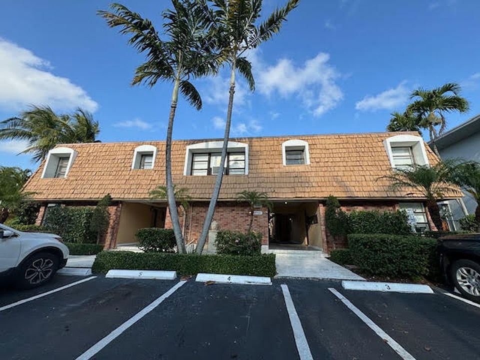 1st image of 100 Isle Of Venice Dr #1
