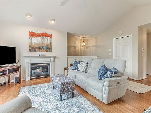 4th image of 21210 Chesapeake Cir