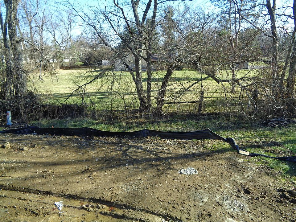 2nd image of 150 Creekside Grn