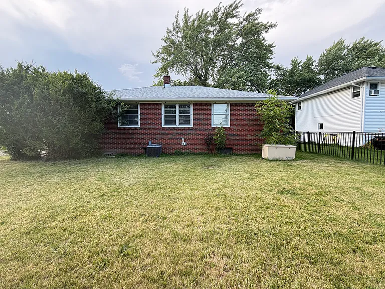 222 Frankhauser Rd — Photo 2