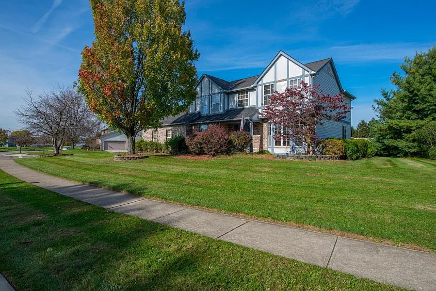 1st image of 466 Beaverbrook Dr