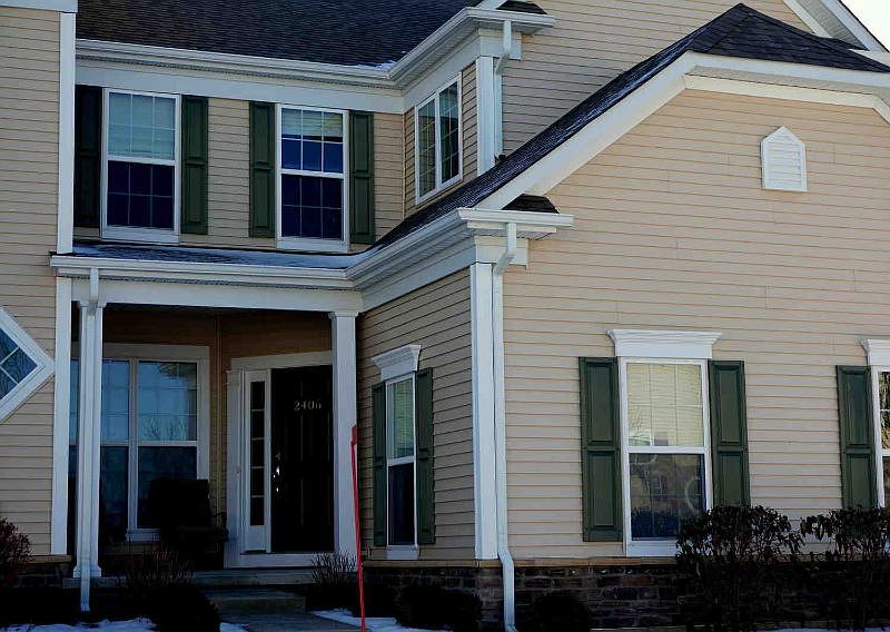 1st image of 18 Brighton Dr