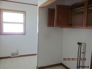 5th image of 580 Empire Ave