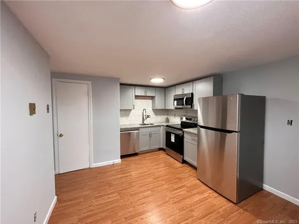 889 Farmington Ave #2, Bristol, CT 06010