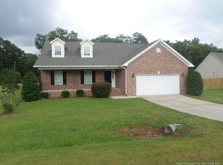 145 Chestnut Dr, Raeford, NC 28376