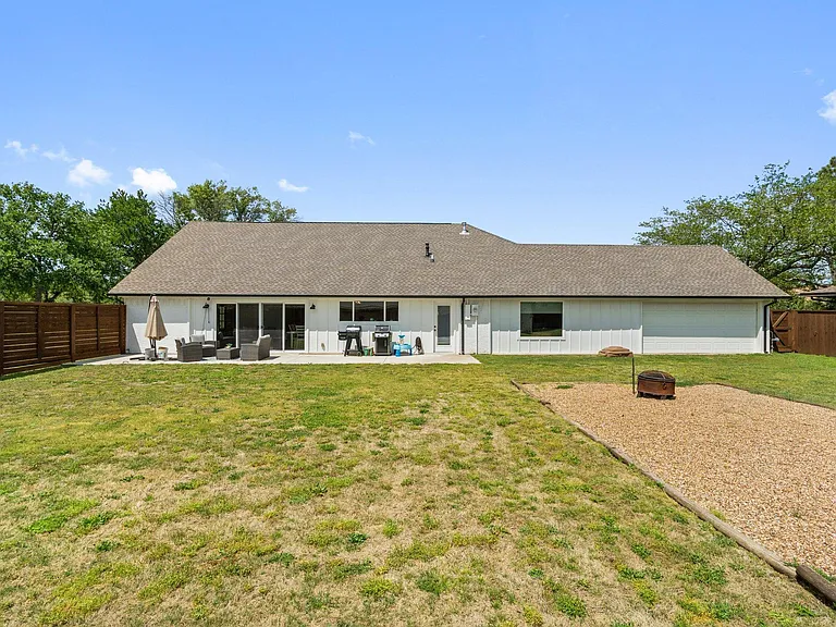 3008 N Britain Rd — Photo 25