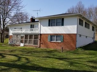 47169 County Road 380, Grand Junction, MI 49056