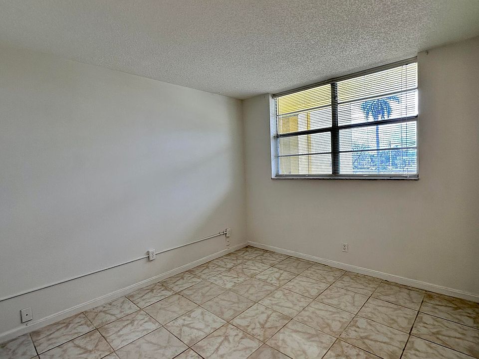 1st image of 9949 Sandalfoot Boulevard #524