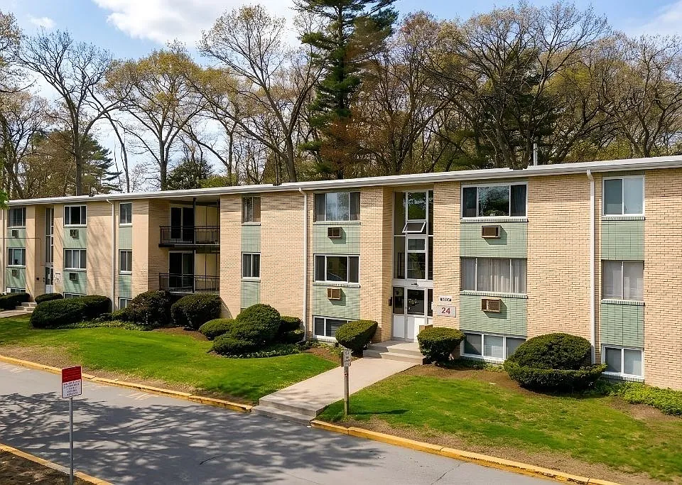 24 Nelson Dr #2D