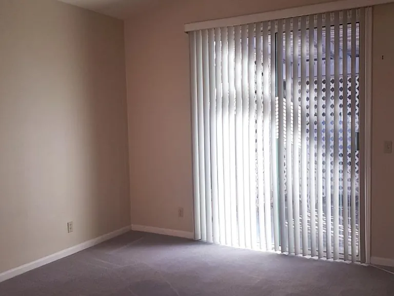 920 Rathbone Cir — Photo 18