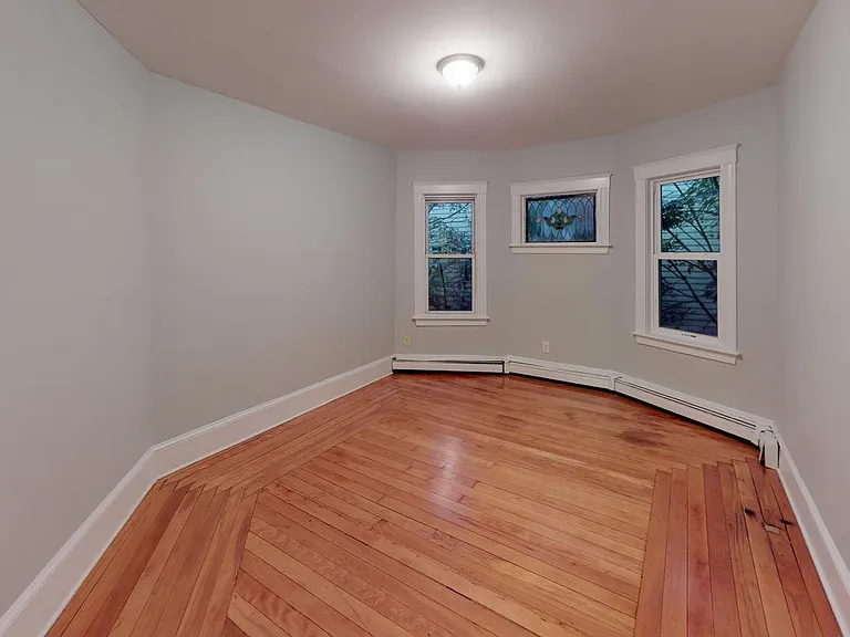 110 Greenbrier St #3 — Photo 11