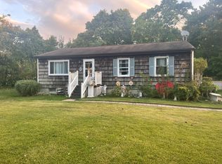142 Babylon St, Islip Terrace, NY 11752