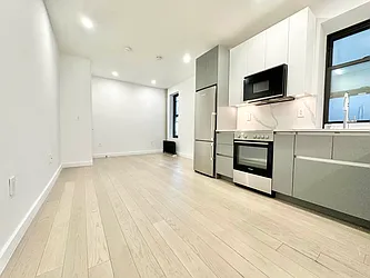 19 Wyckoff Street, #17