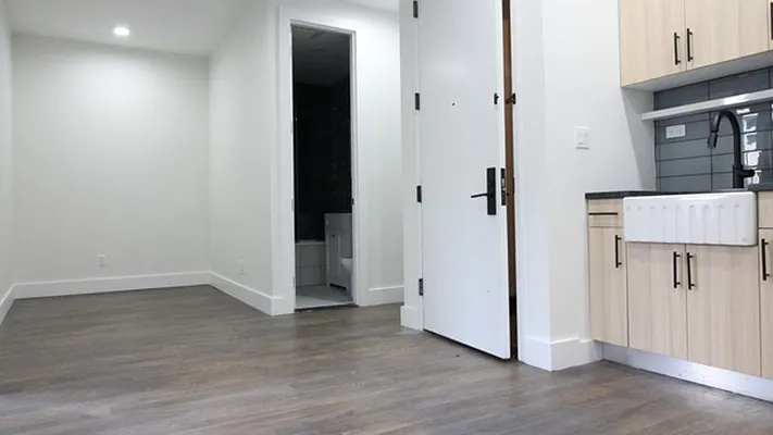 Rented by Nooklyn NYC LLC | media 37