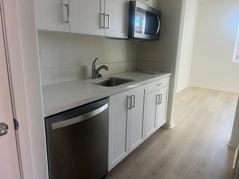 2643 Macbeth Ave #2 — Photo 7