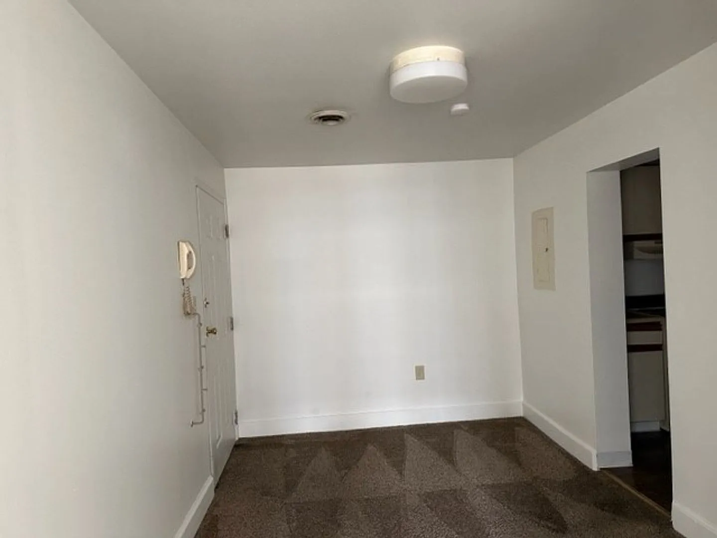 213 N 2nd St — Photo 3