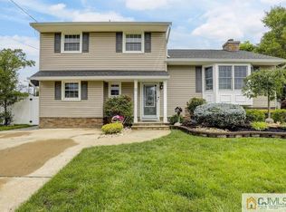12 Barkley Rd, Old Bridge, NJ 08857