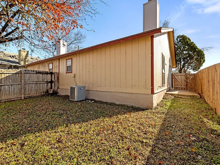 CV-AUS12130 Thompkins — Photo 30
