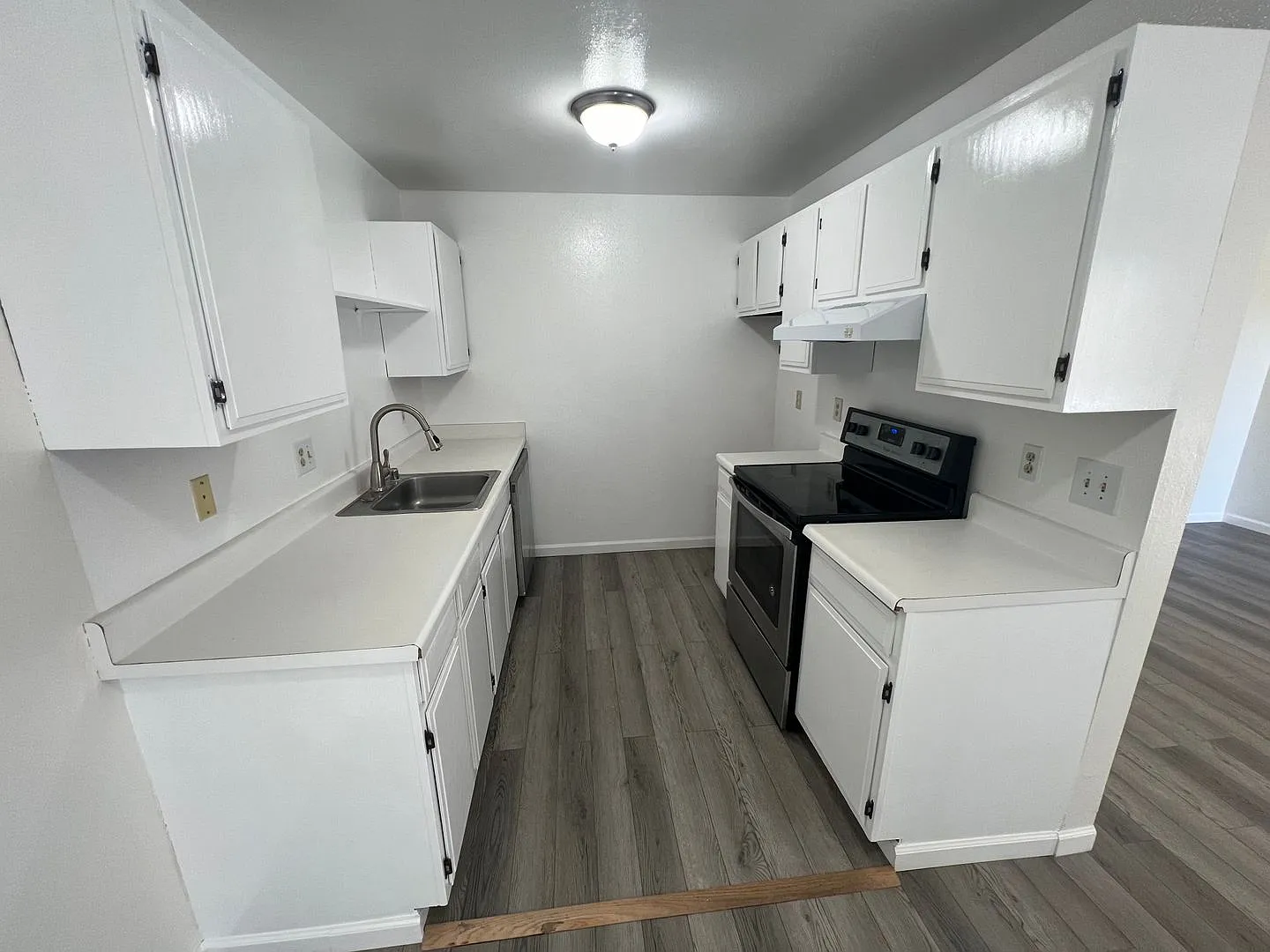 4202 Hamilton Avenue — Photo 3