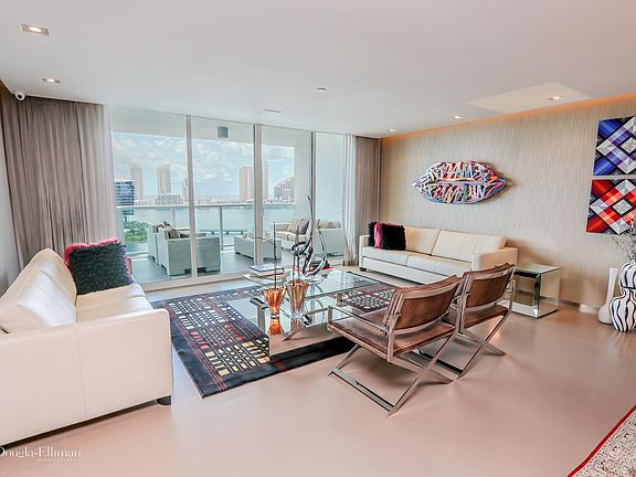 2nd image of 3201 NE 183rd St APT 1601