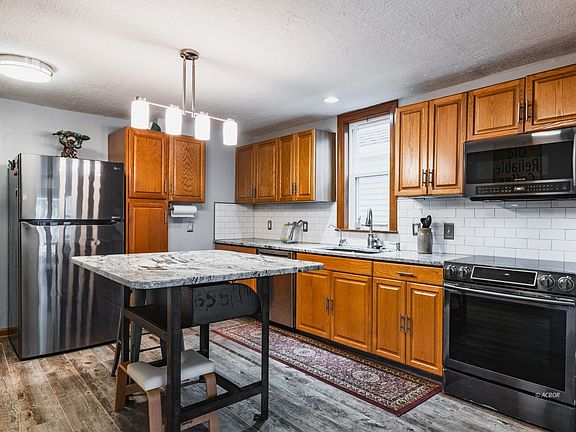 3rd image of 115 Arnold Ave