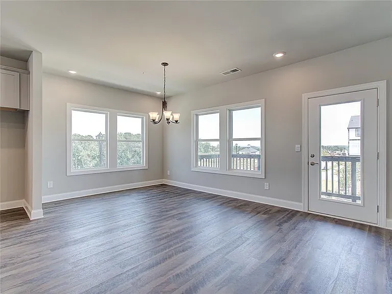 1095 Knoxboro Ln — Photo 20