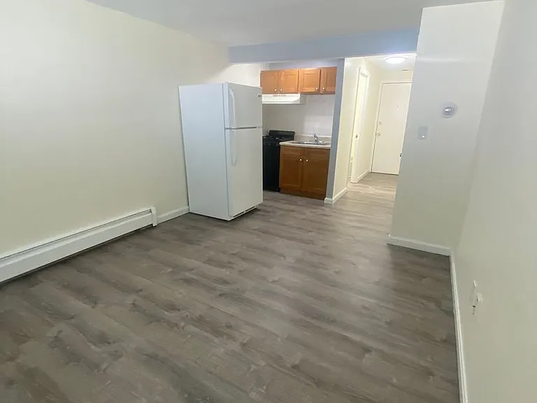 Willard Street Apartments offers the perfect location, with easy access to all major Highways 495... — Photo 4