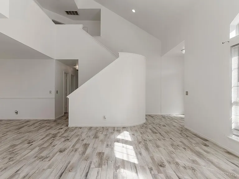 524 W Quanah St — Photo 11