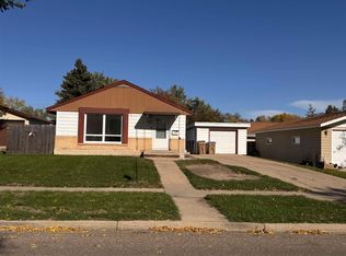 410 17th Ave SW, Minot, ND 58701