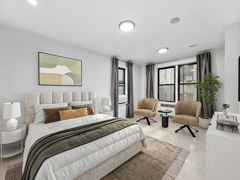 300 W 72nd St #1A — Photo 4