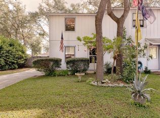 989 Main St, Atlantic Beach, FL 32233