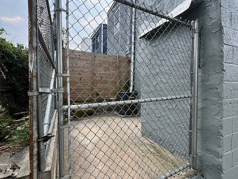 2945 Wharton St — Photo 36