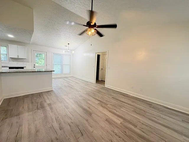 705 Wehring Ln — Photo 3