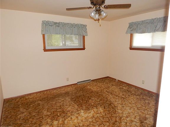 4th image of 3405 Flora Ln