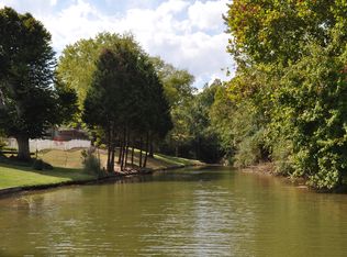 107 Ridgecrest Dr, Florence, AL 35634