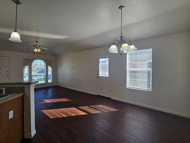 3807 John Chisholm Loop #A — Photo 8