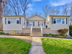 7 Valley Rd