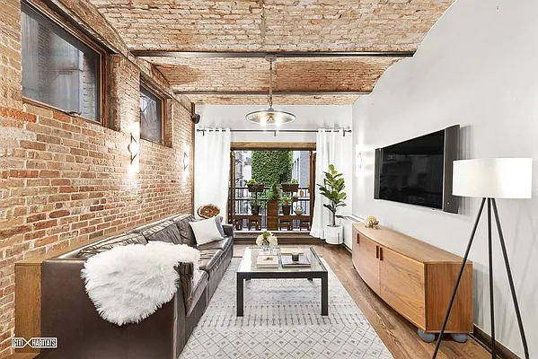 Sold by Citi Habitats | media 10