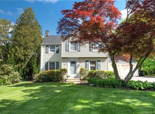 44 Chestnut Hill Rd, Trumbull, CT 06611