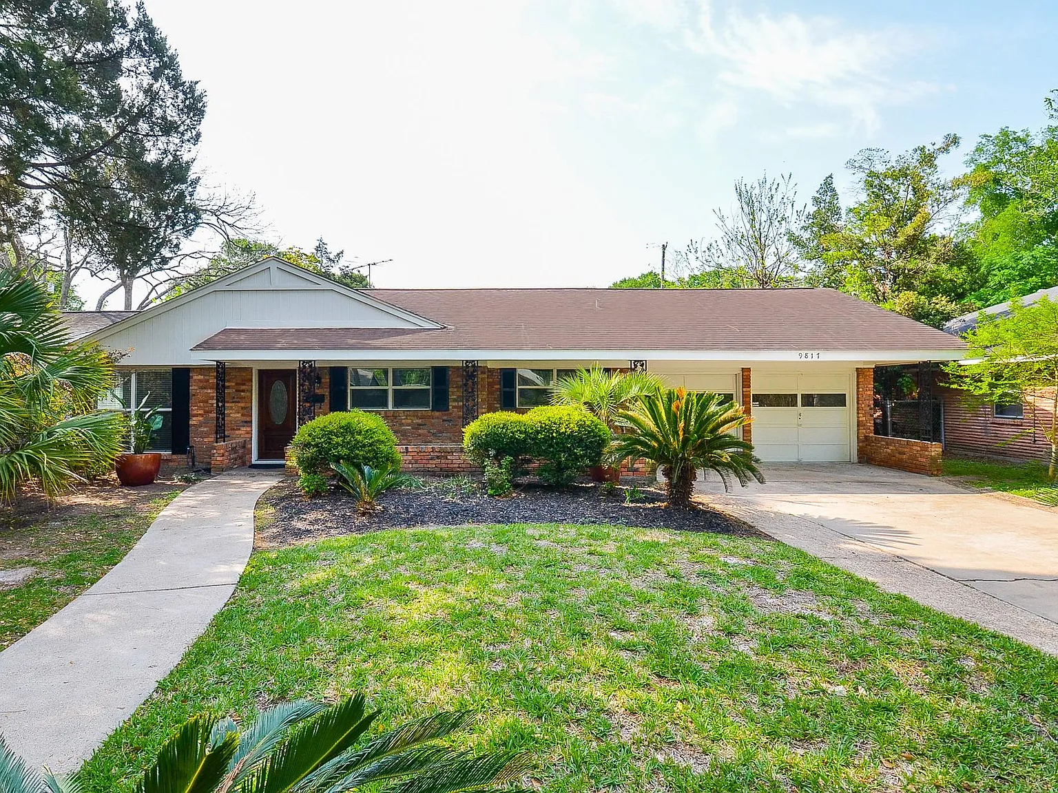 3 bed, 2.0 bath, 1797 sqft, $2,800 — Photo 2