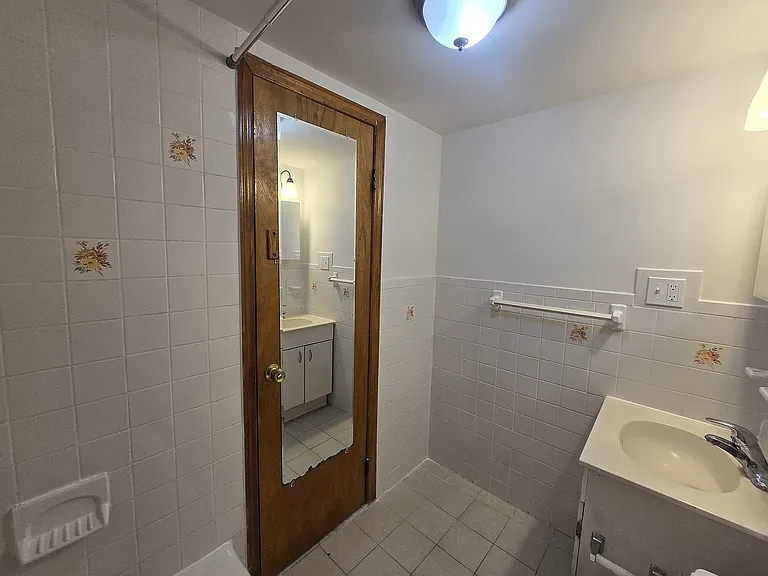 302 W 76th St #5D — Photo 16