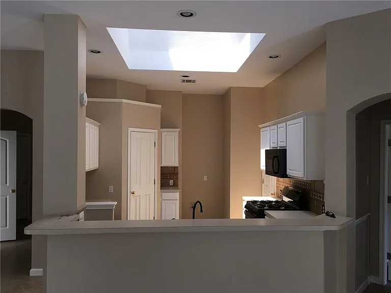 1105 Glendalough Dr — Photo 8