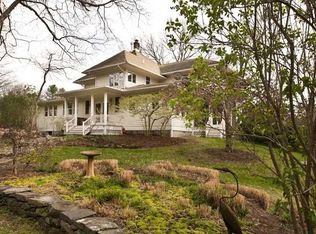 30 Hook Rd, Rhinebeck, NY 12572