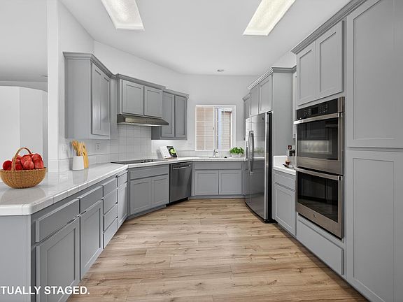 3rd image of 6539 Pine Valley Drive