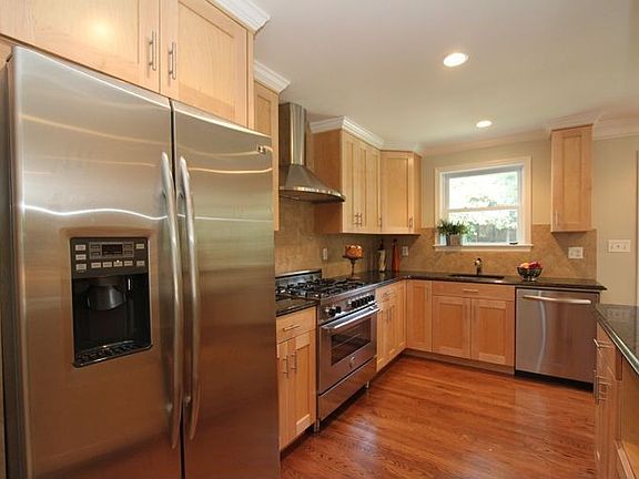 Gourmet chef's kitchen